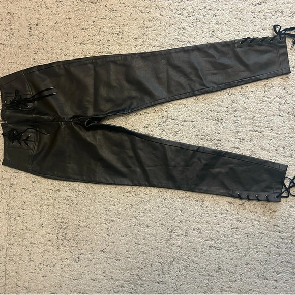 Guess Jeans vegan leather lace up pants with velvet laces size 4 (26 waste) NWT - Picture 8 of 9